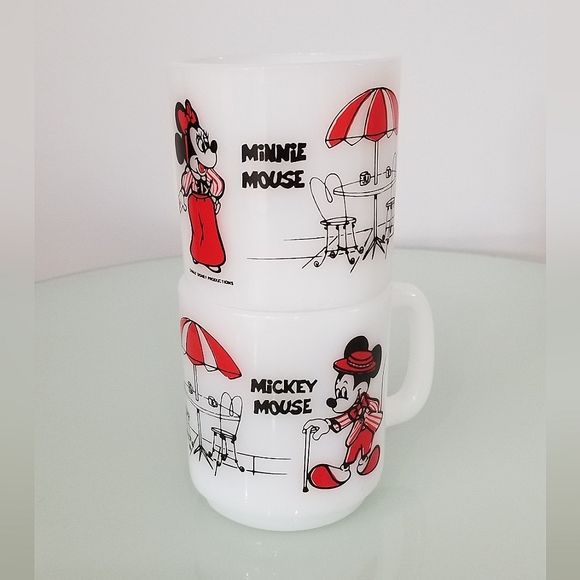 Vintage Mickey & Minnie Glasbake mugs - Picture 4 of 8